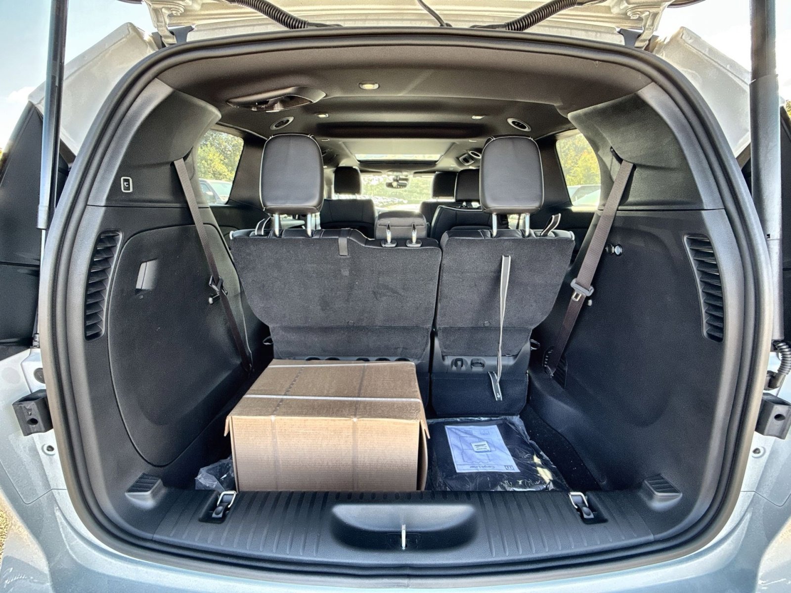 New 2026 Chrysler Pacifica Limited w/ S Appearance Package FWD image 27