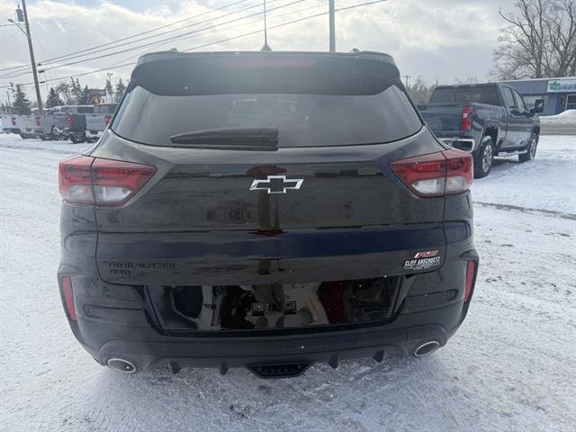 Used 2023 Chevrolet TrailBlazer RS w/ Sun and Liftgate Package image 5