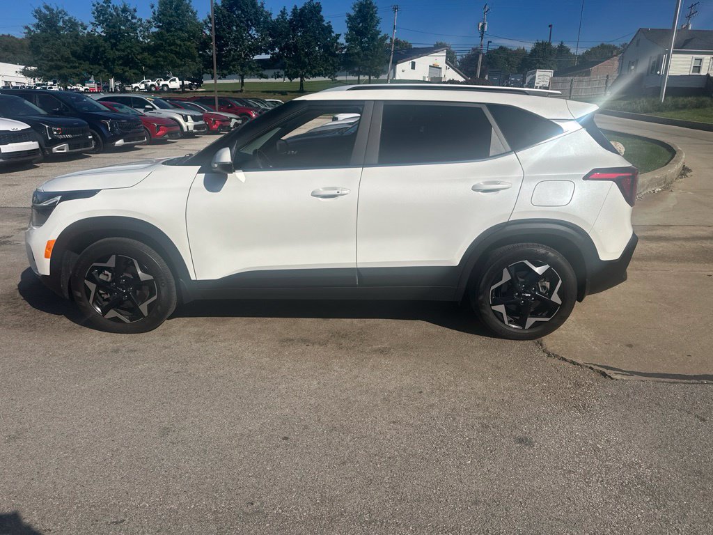 Used 2024 Kia Seltos EX AWD/4WD image 8