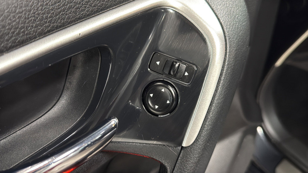 Used 2013 Nissan Altima 2.5 SV FWD image 16