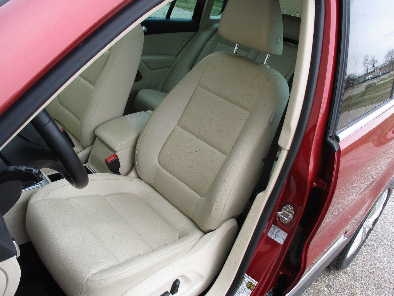 Used 2016 Volkswagen Tiguan SE image 76