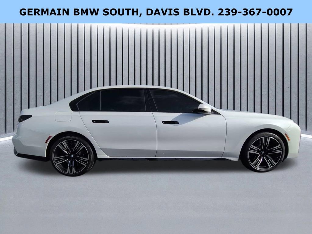 Certified 2025 BMW 760i xDrive image 4