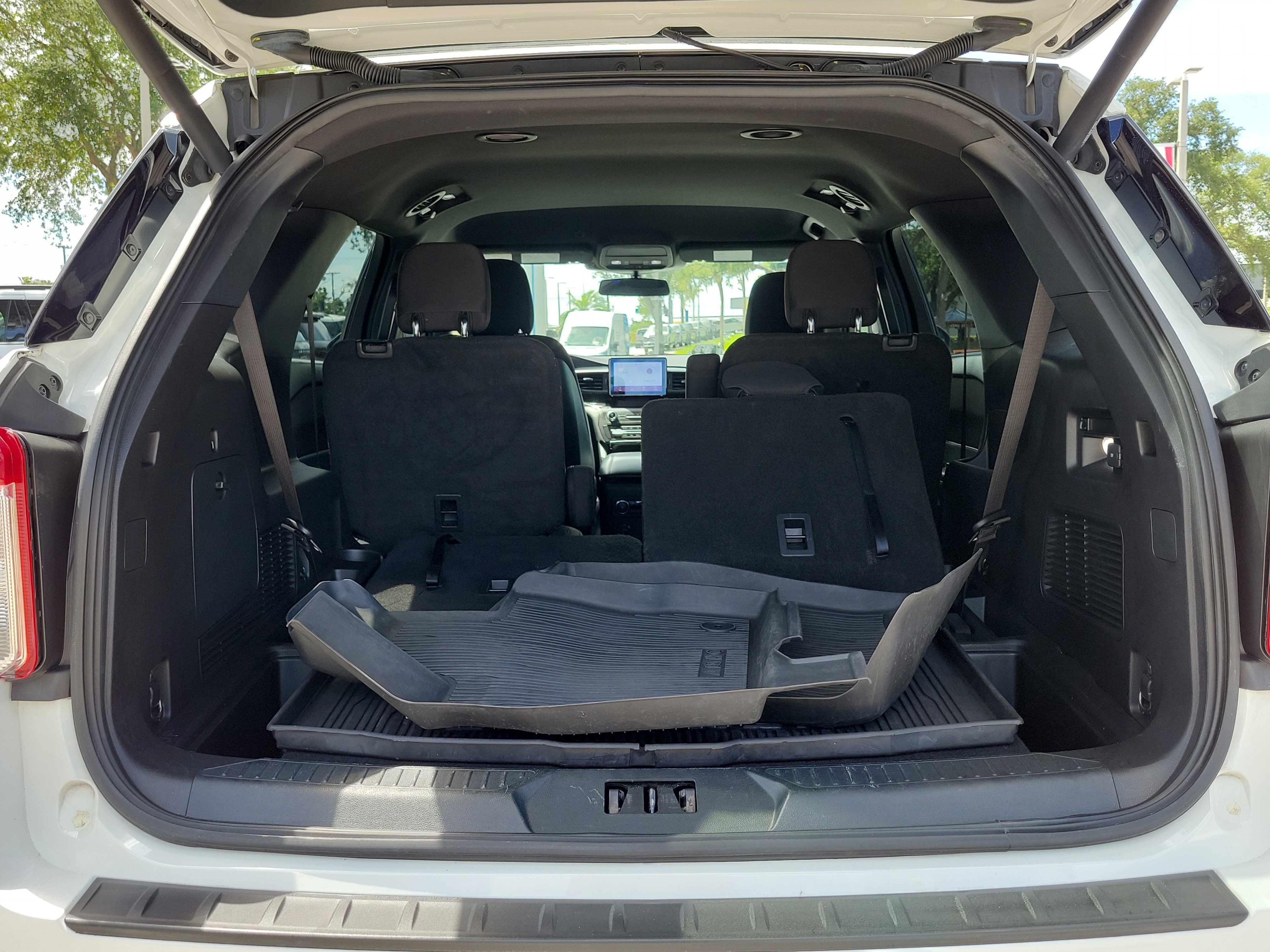 Used 2020 Ford Explorer XLT w/ Class III Trailer Tow Package RWD image 10