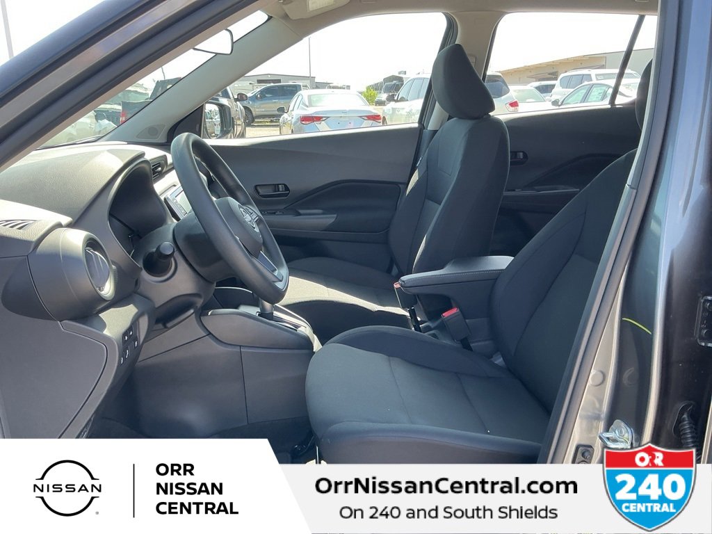 New 2025 Nissan Kicks Play S image 17