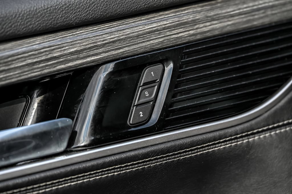 Used 2022 Jeep Wagoneer Series II AWD/4WD image 13