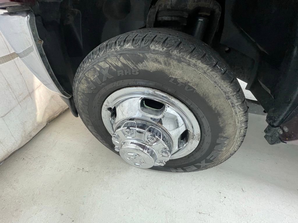 Used 2022 RAM 3500 Tradesman w/ Chrome Appearance Group AWD/4WD image 9