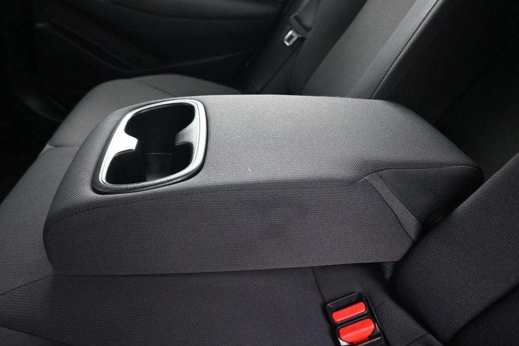 Used 2021 Toyota Corolla LE w/ Carpet Mat Package (TMS) FWD image 31