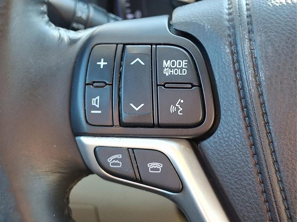 Used 2014 Toyota Highlander XLE image 23