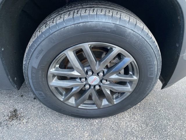 Used 2018 GMC Acadia SLT w/ LPO, Floor Liner Package image 12