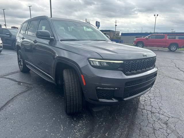 Used 2025 Jeep Grand Cherokee L Summit AWD/4WD image 8