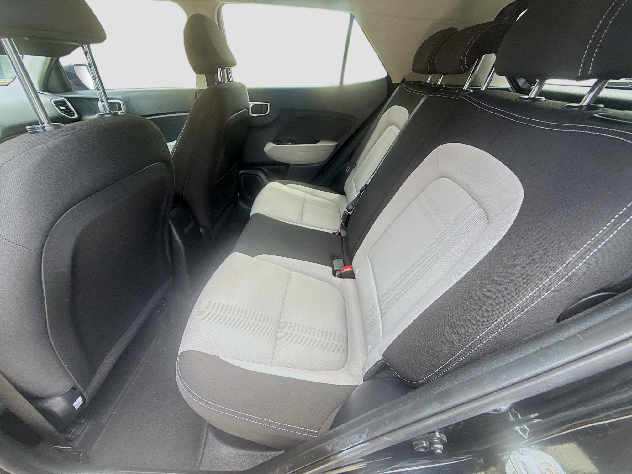 Used 2022 Hyundai Venue SEL FWD image 20