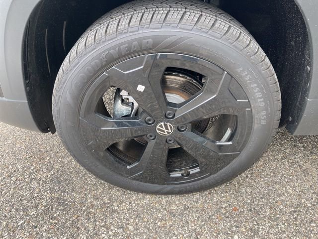 Used 2025 Volkswagen Taos SE image 20