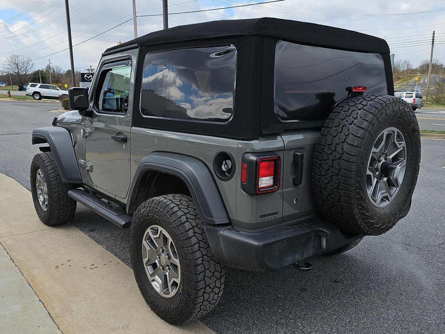 Used 2018 Jeep Wrangler Sport S image 4