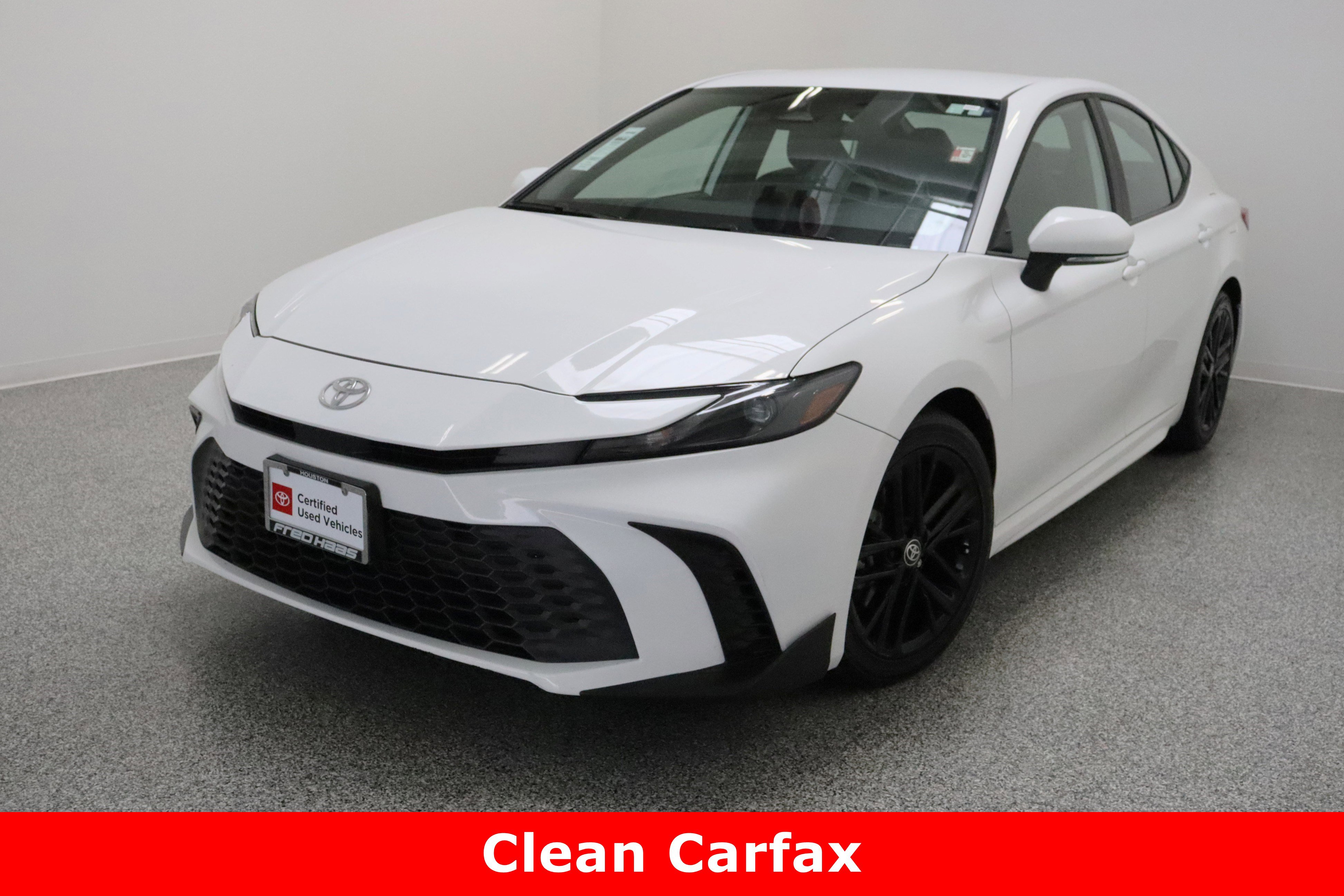 Certified 2025 Toyota Camry SE image 2