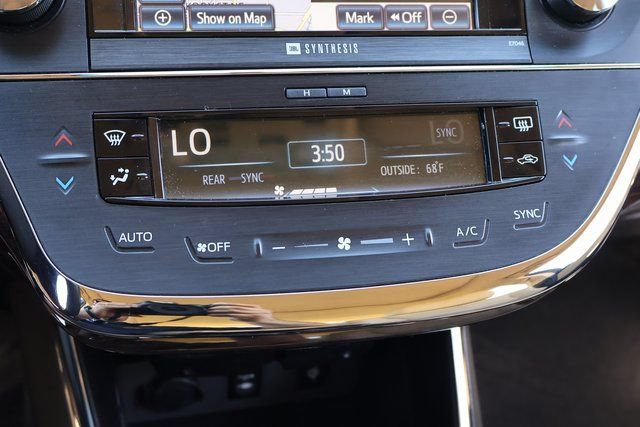 Used 2013 Toyota Avalon Limited w/ Technology Pkg FWD image 23