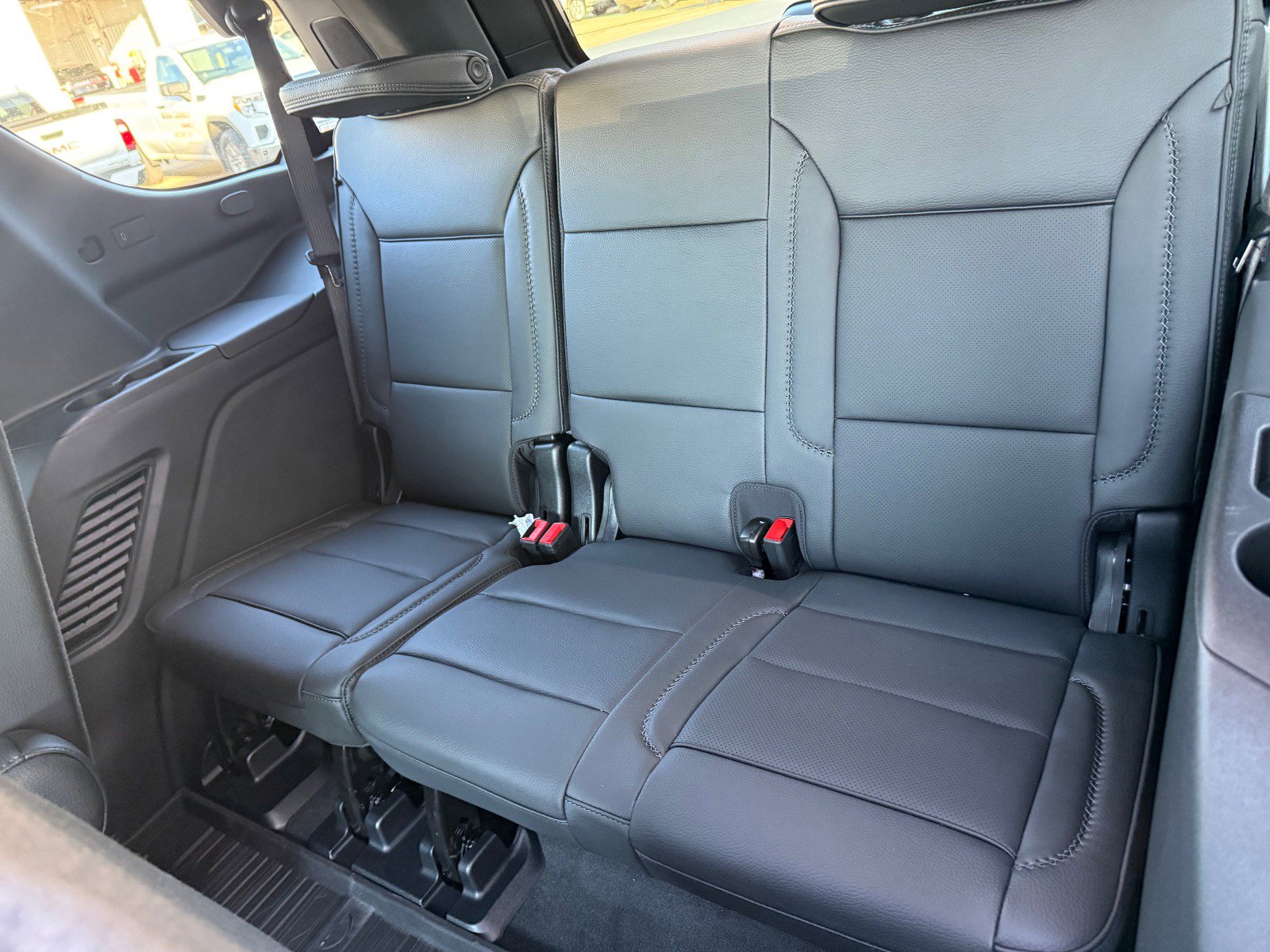 New 2026 GMC Yukon Denali w/ Advanced Technology Package image 14