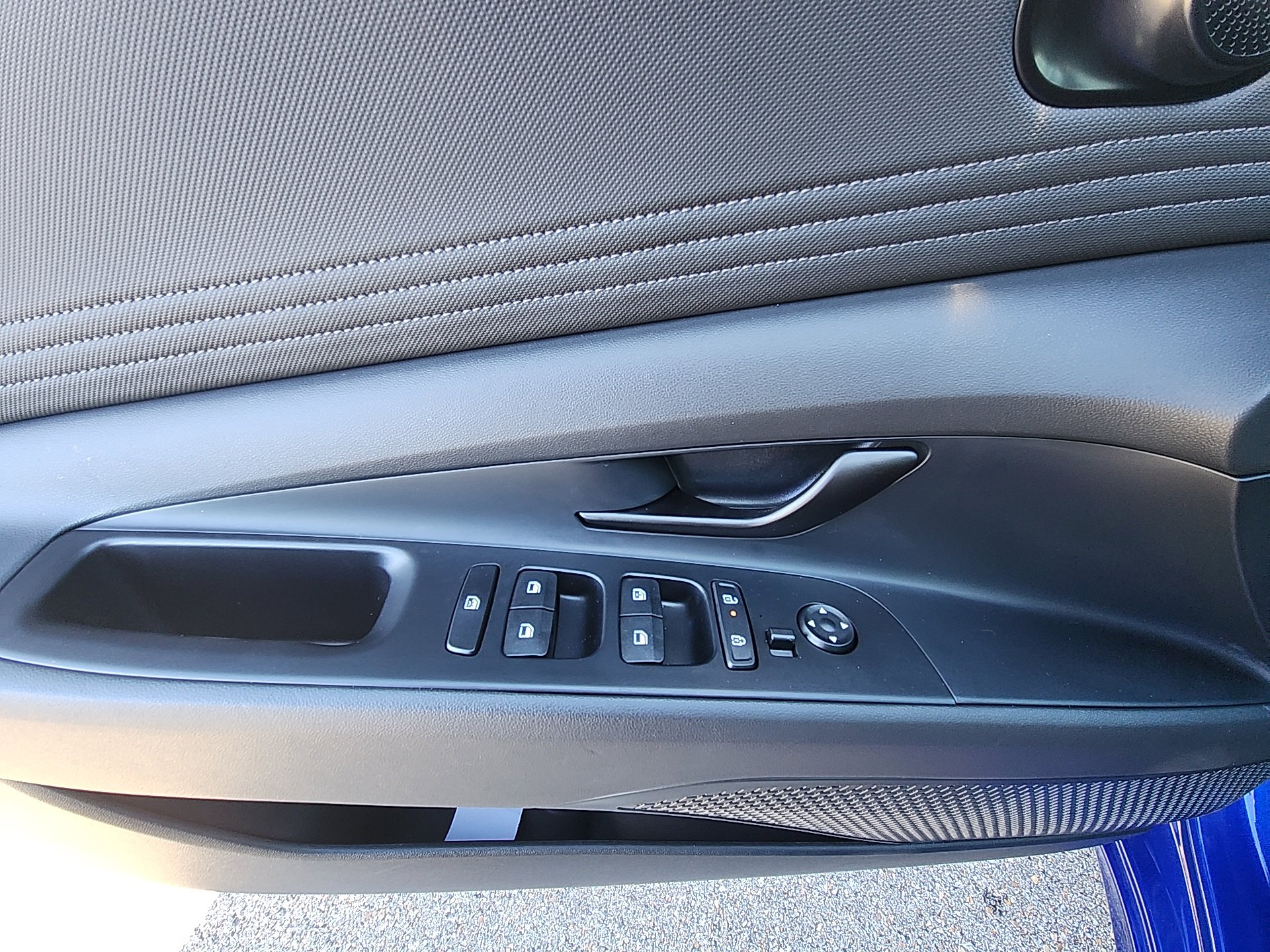 Used 2025 Hyundai Elantra SEL w/ Cargo Package image 13