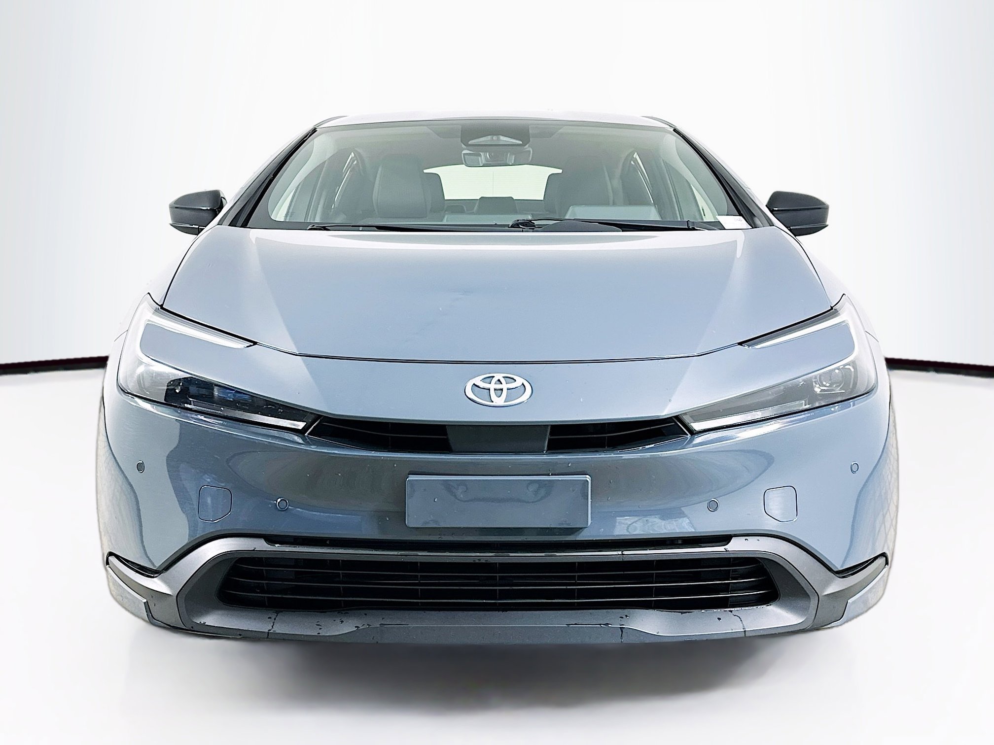 Used 2024 Toyota Prius LE image 2