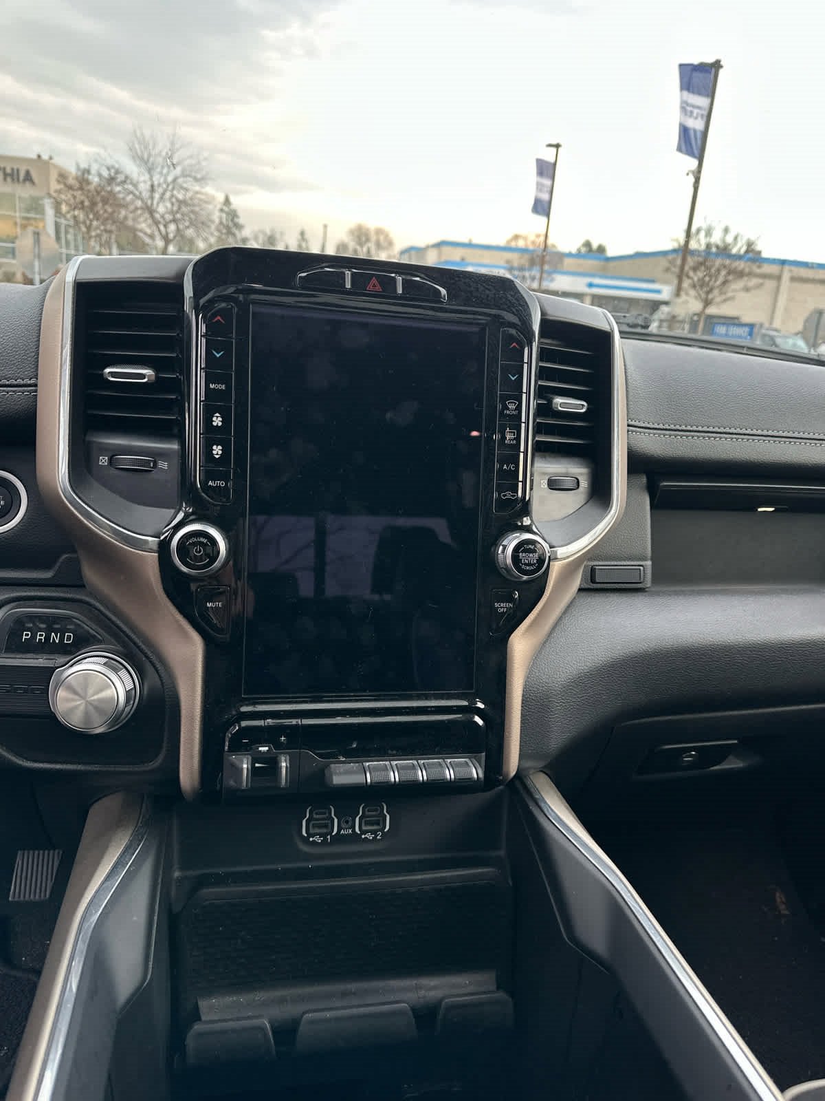 Used 2022 RAM 1500 Laramie w/ Laramie Southwest Edition image 8