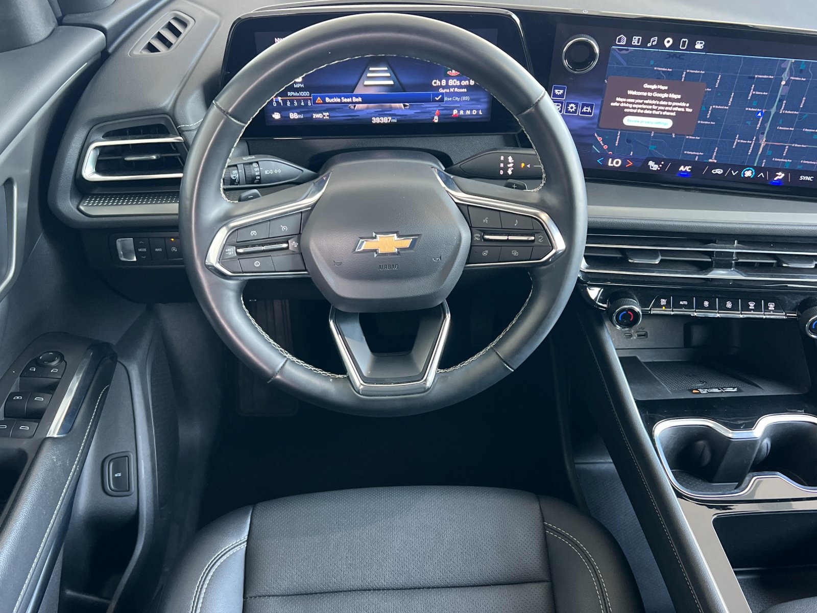 Used 2025 Chevrolet Traverse LT AWD/4WD image 14