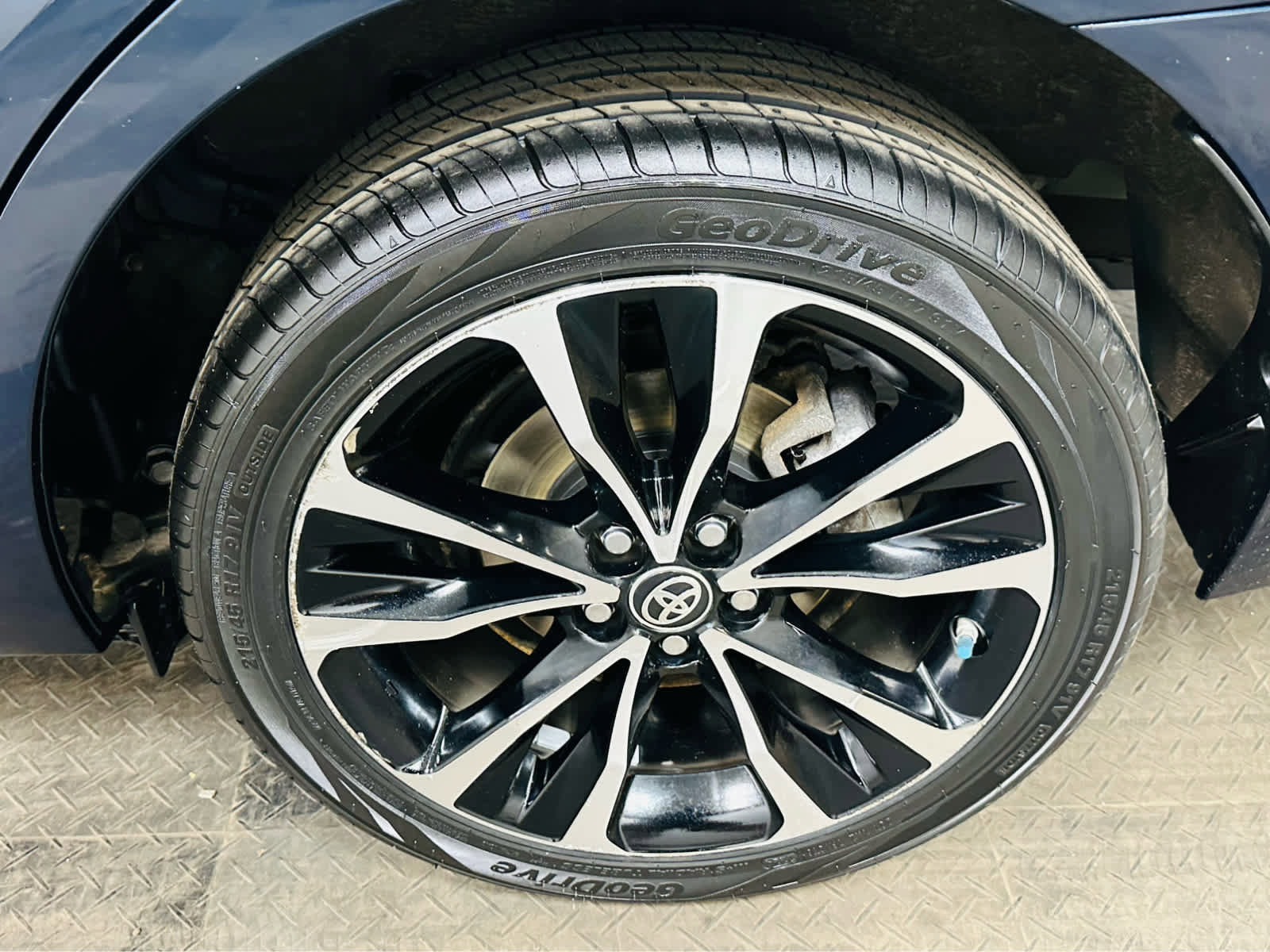 Used 2018 Toyota Corolla SE FWD image 30