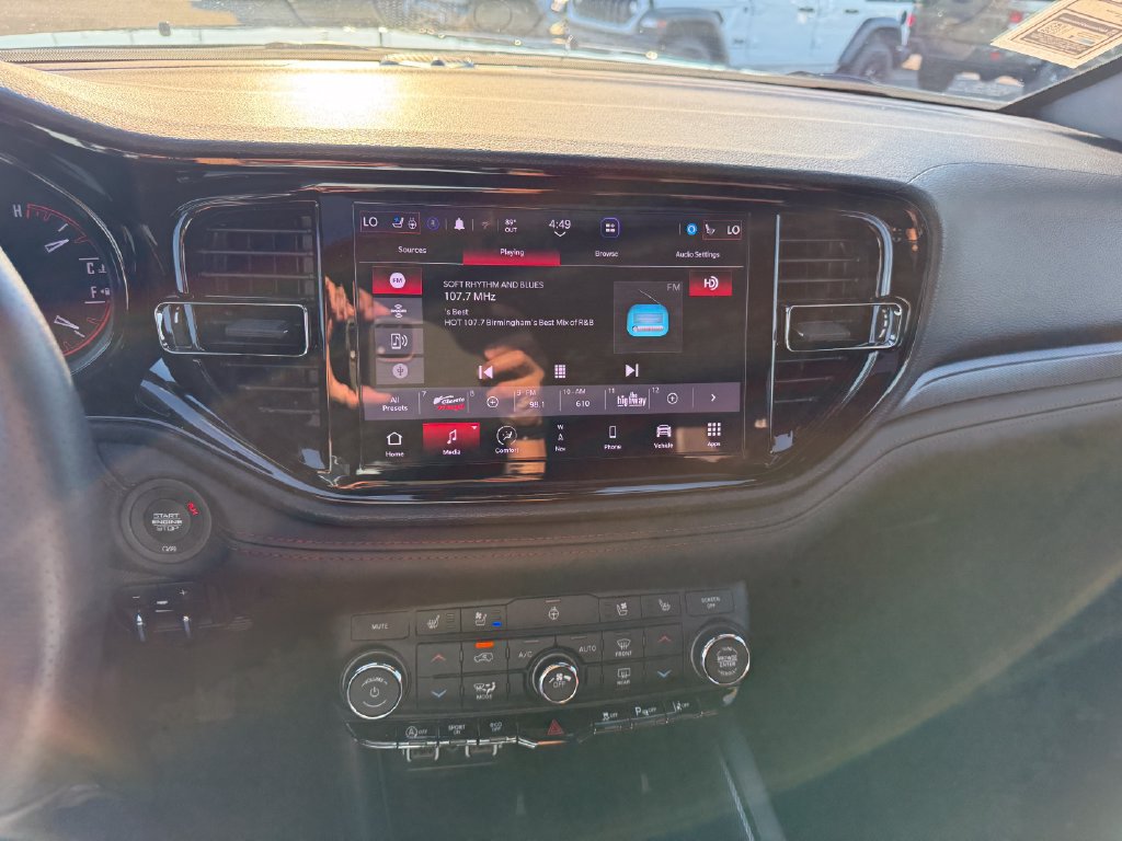 Used 2025 Dodge Durango GT AWD/4WD image 11