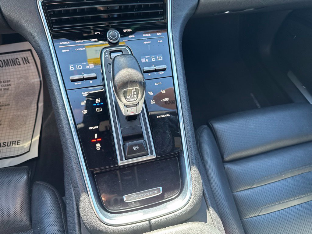 Used 2017 Porsche Panamera 4 AWD/4WD image 19