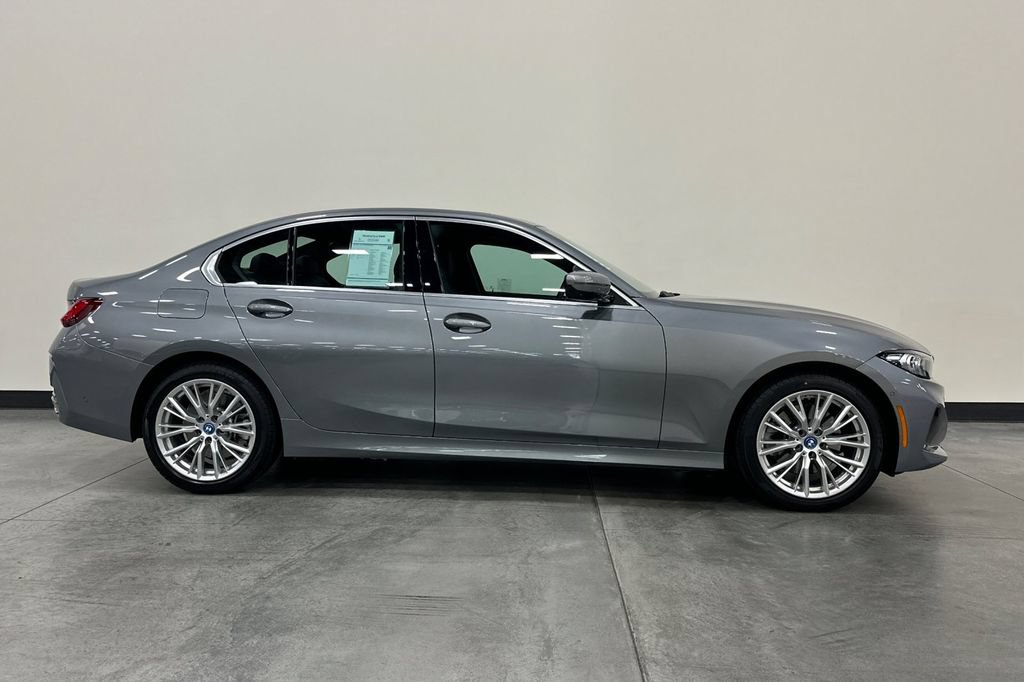 Used 2024 BMW 330e w/ Convenience Package RWD image 3