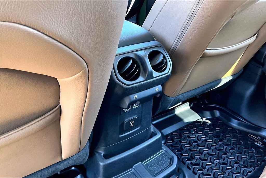 Used 2022 Jeep Wrangler Unlimited Sahara w/ LED Lighting Group image 10