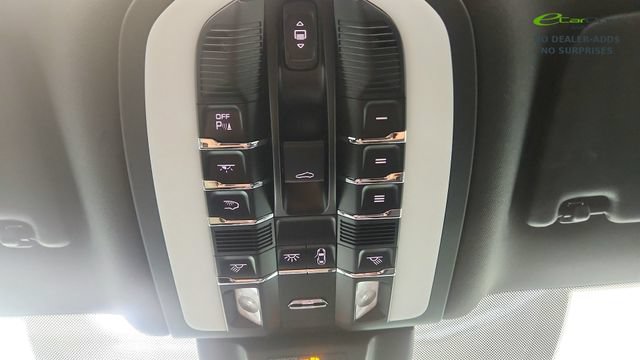Used 2024 Porsche Macan S AWD/4WD image 69