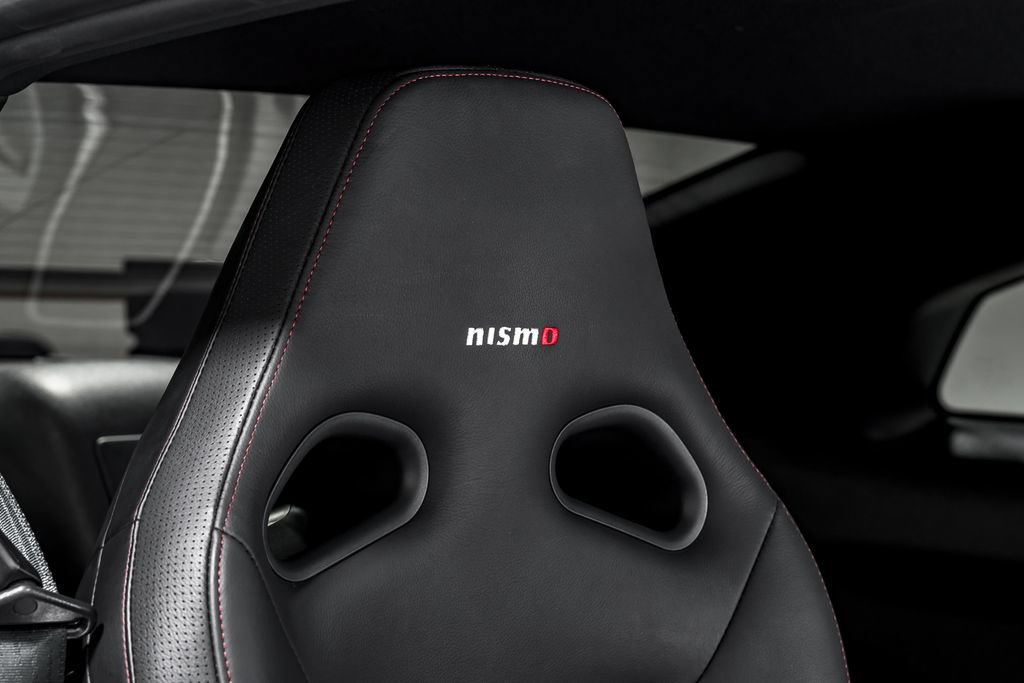 Used 2016 Nissan GT-R NISMO AWD/4WD image 32