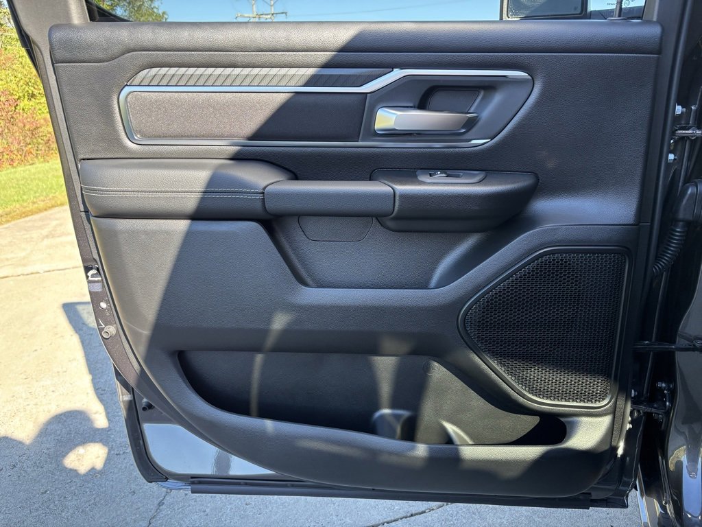 New 2026 RAM 1500 4x4 Crew Cab image 24