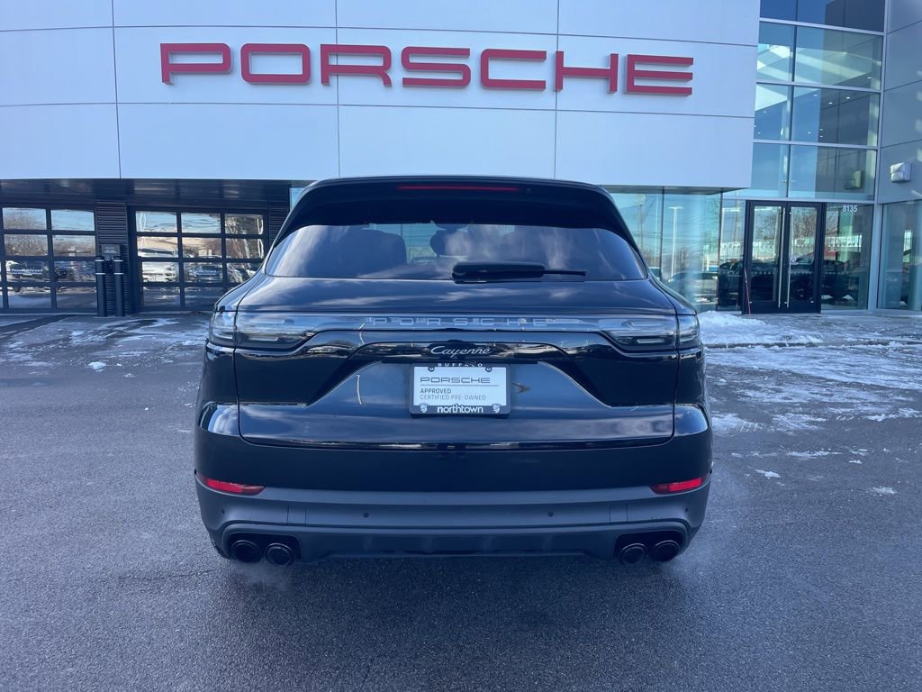 Certified 2023 Porsche Cayenne Platinum Edition image 6
