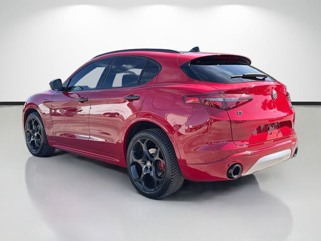 Used 2022 Alfa Romeo Stelvio Veloce AWD/4WD image 5