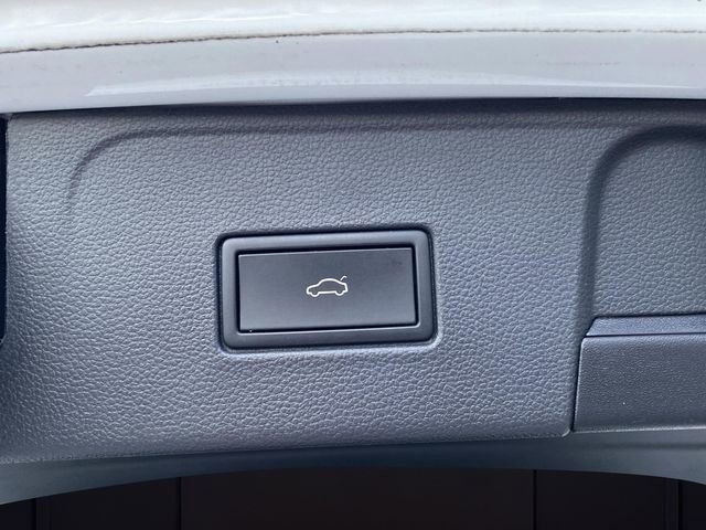 Used 2023 Volkswagen Atlas SEL R-Line image 17