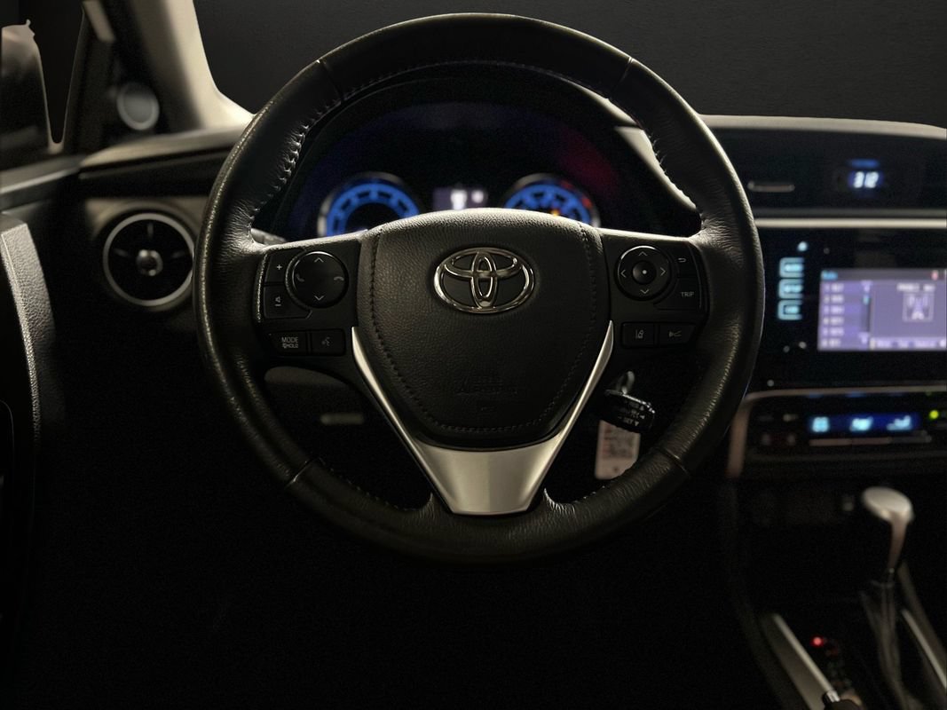 Used 2018 Toyota Corolla SE FWD image 16
