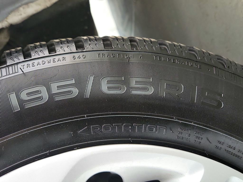 Used 2022 Audi e-tron Premium Plus image 61