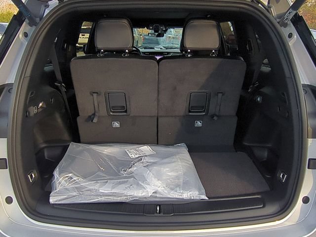 New 2025 Jeep Grand Cherokee L Limited w/ Black Appearance Package AWD/4WD image 38