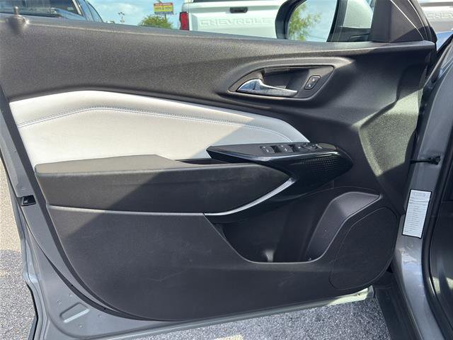 Used 2025 Chevrolet Trax LT w/ LT Convenience Package FWD image 26