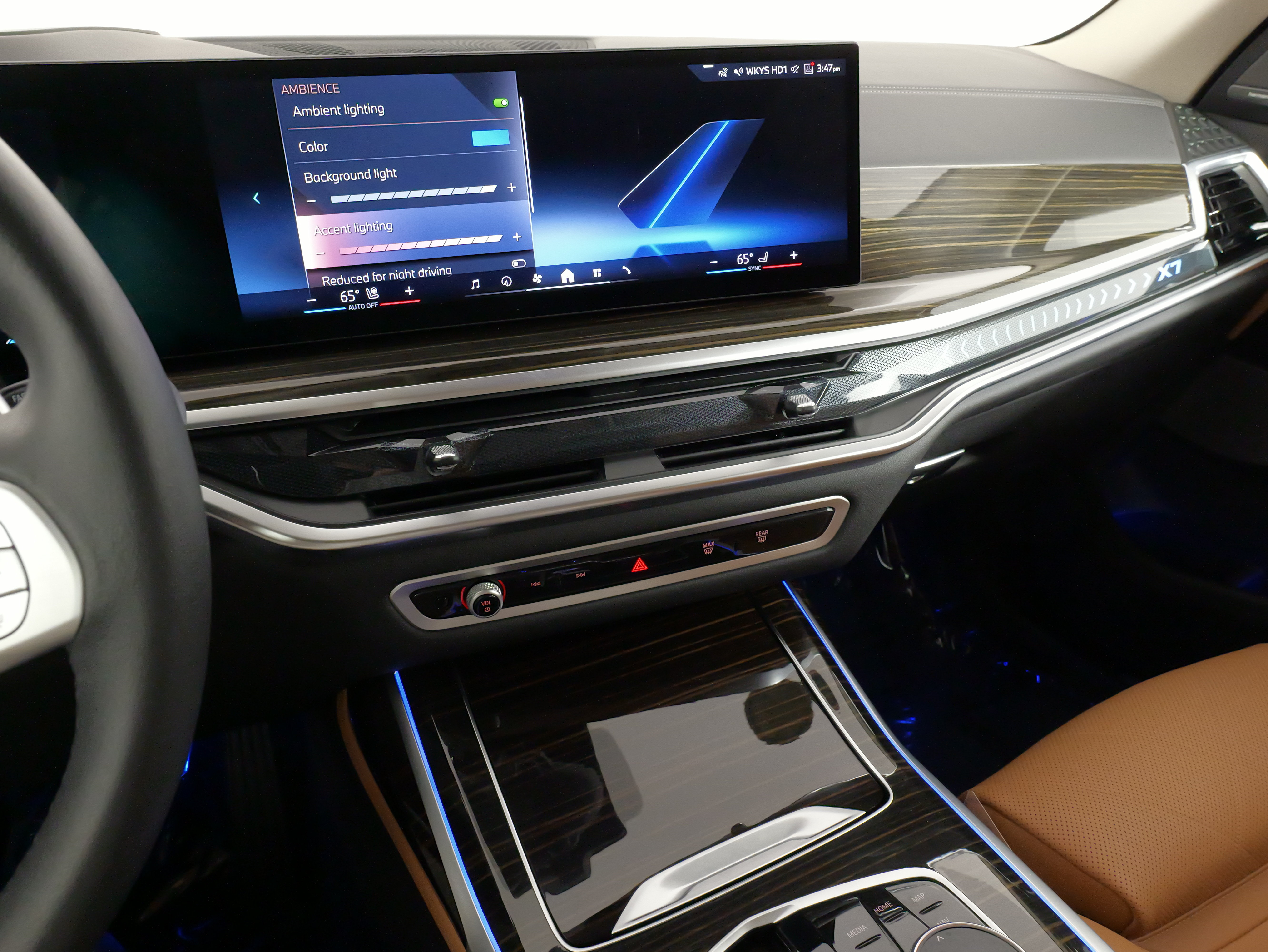 Used 2025 BMW X7 xDrive40i w/ Premium Package AWD/4WD image 48