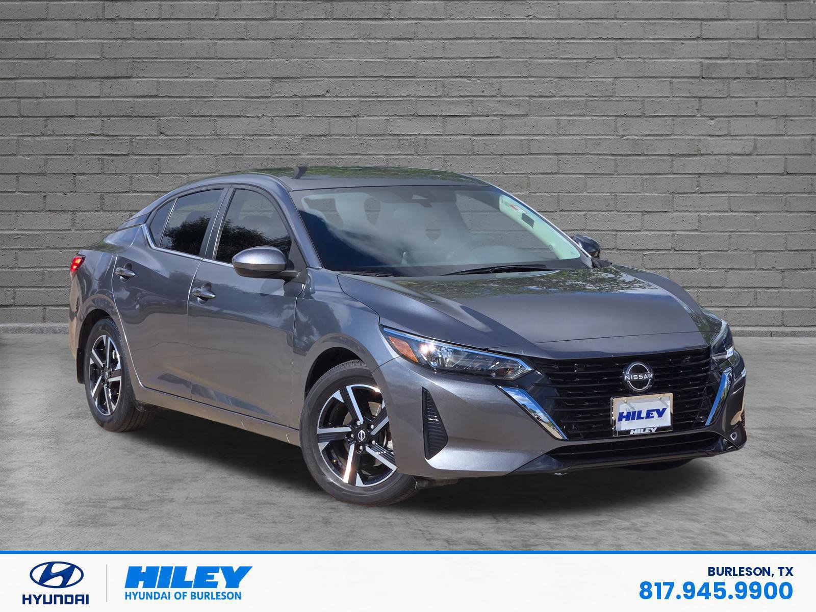 Used 2025 Nissan Sentra SV FWD image 2