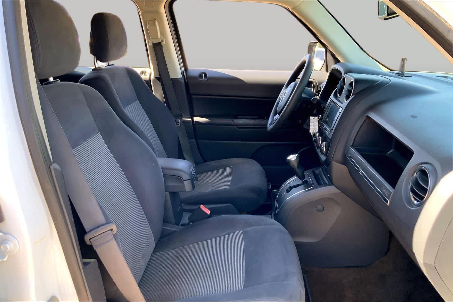 Used 2016 Jeep Patriot Sport w/ Power Value Group FWD image 9