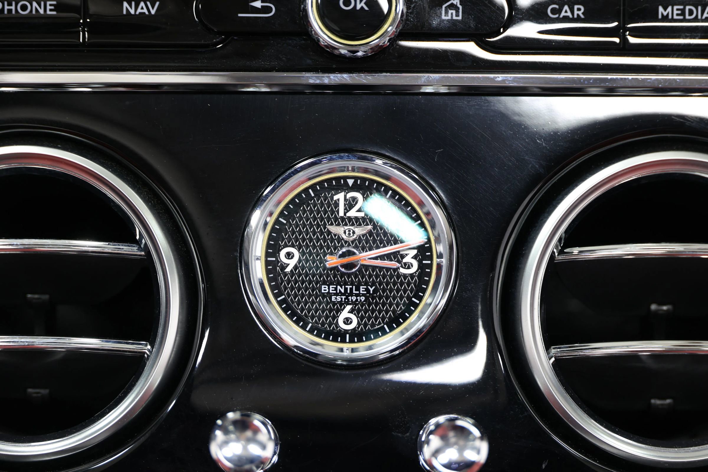 Used 2020 Bentley Continental GT V8 image 51