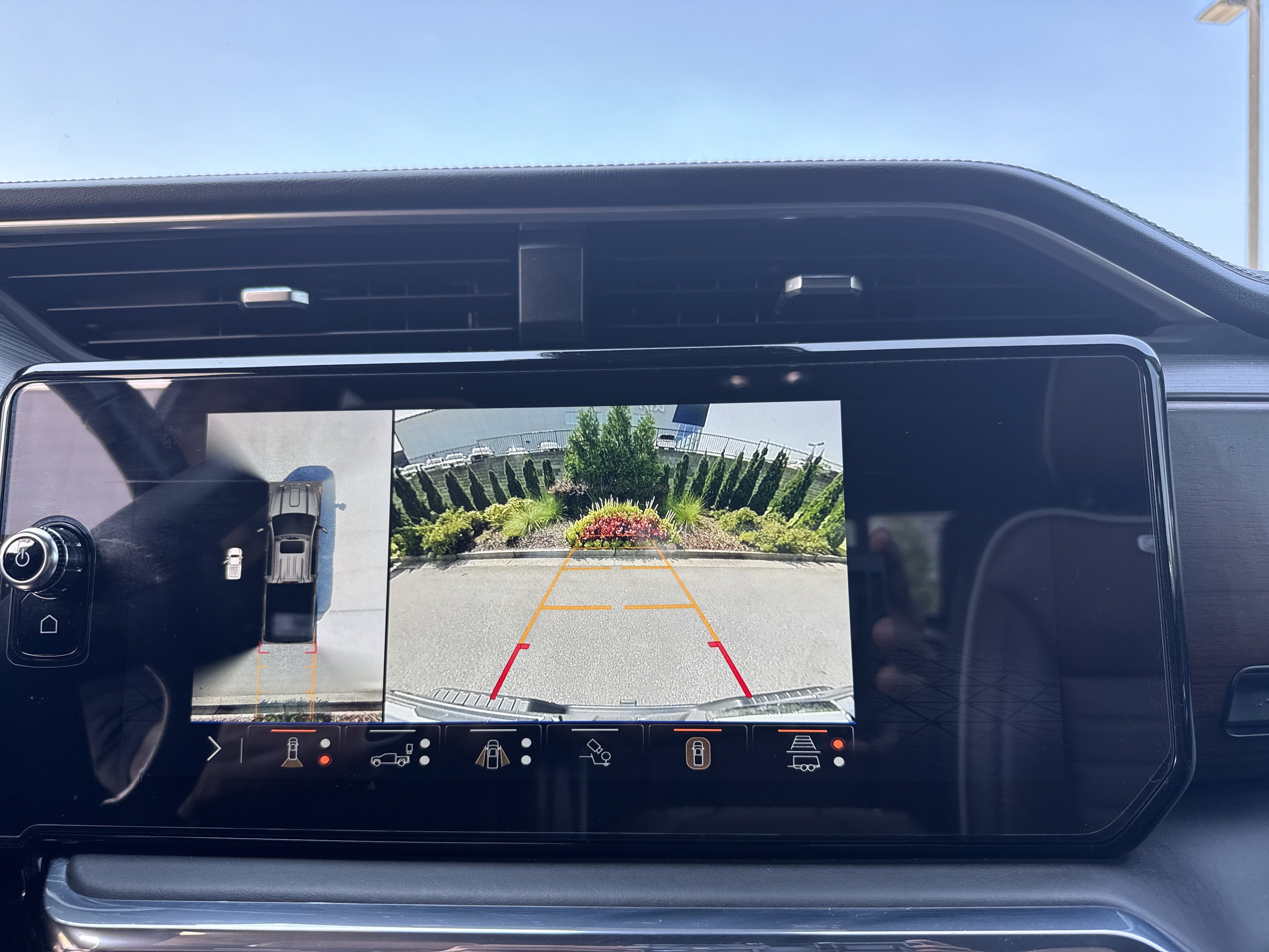 Used 2024 GMC Sierra 3500 Denali Ultimate AWD/4WD image 26