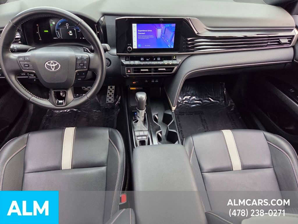Used 2025 Toyota Camry SE image 16