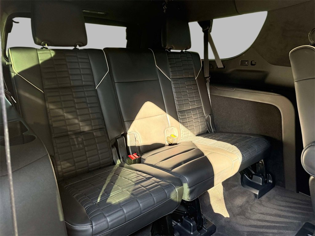 Used 2024 Cadillac Escalade ESV Sport Platinum w/ LPO, ONYX Package image 17