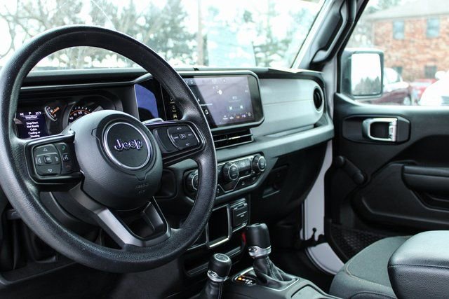 Used 2024 Jeep Wrangler Sport image 16