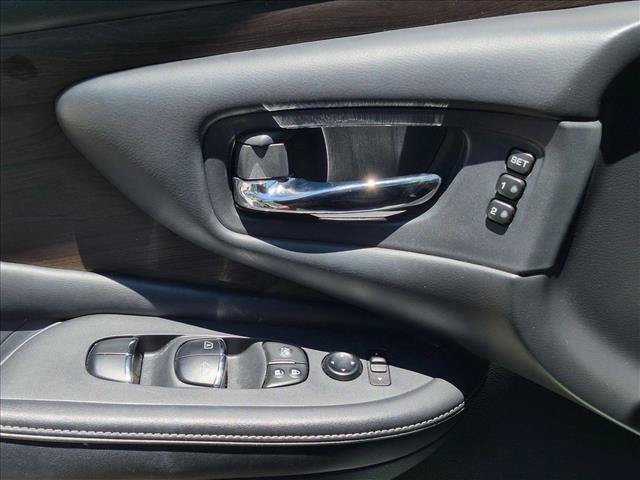 Used 2020 Nissan Murano Platinum FWD image 2