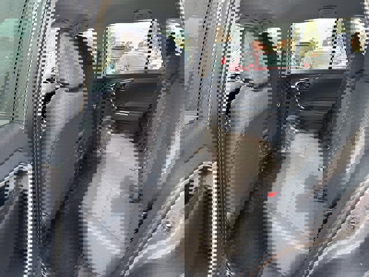 Used 2025 Toyota RAV4 LE image 9