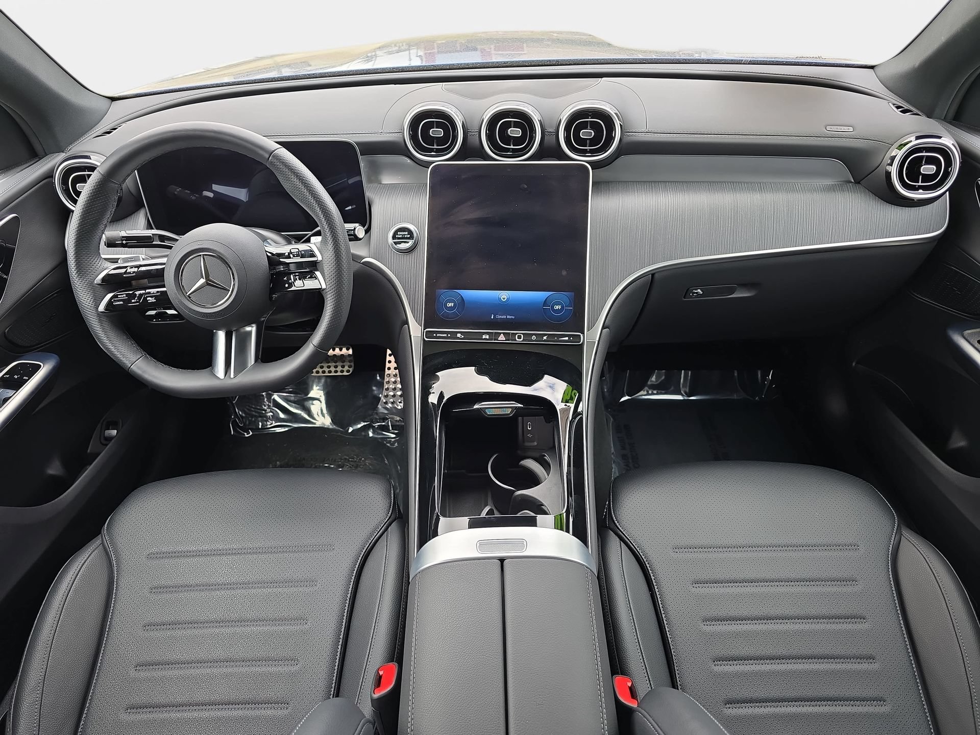 Used 2024 Mercedes-Benz GLC 300 4MATIC w/ AMG Line image 9
